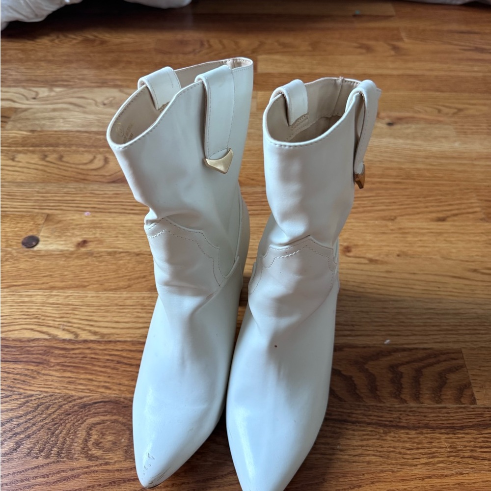 LuLu’s White Boots mid calf size 8 - Picture 7 of 9
